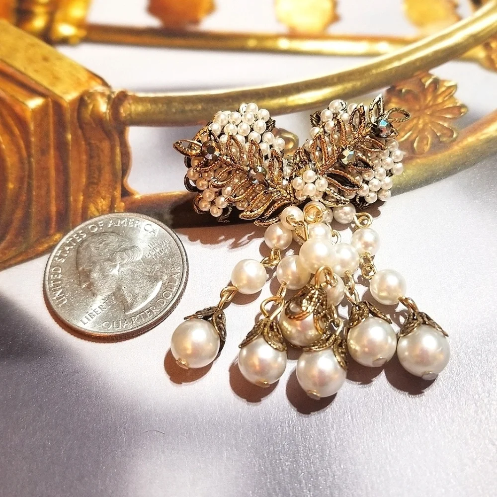 Vintage Haskell-Like Cascading Pearls Brooch